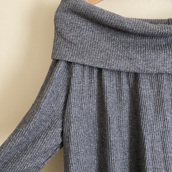 Elan Off Shoulder Ribbed Sweater - Picture 4 of 13